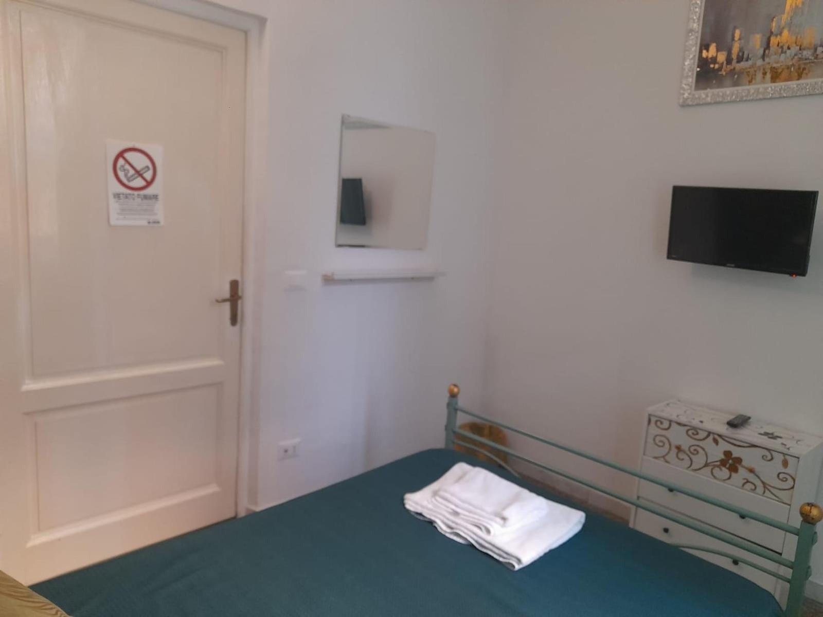 Casa Roma Affittacamere Esterno foto